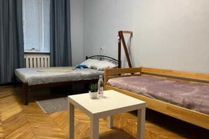 Хостел АрАрАт Кловская. Стандарт трехместный общий санузел 1