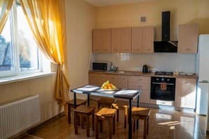 Апарт-отель Guest house Kiev forest. Апартаменты 5-местный с 3 спальнями 8