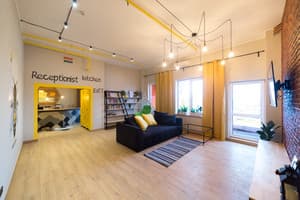 Hotel Bee Station 1